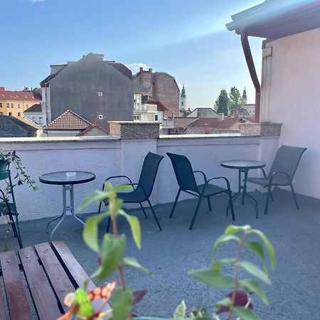 Boutique Apartments Oradea Buitenkant foto