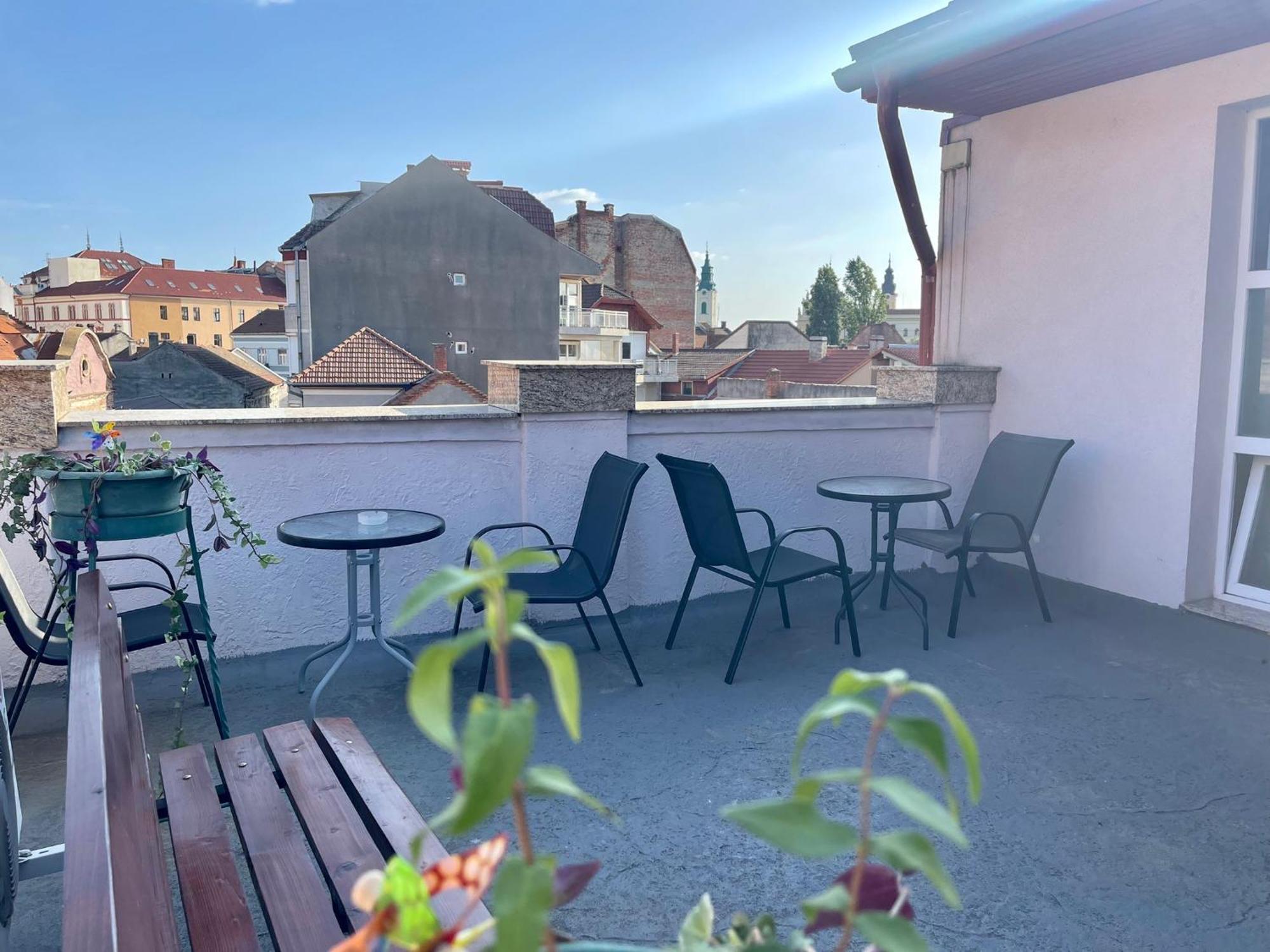 Boutique Apartments Oradea Buitenkant foto