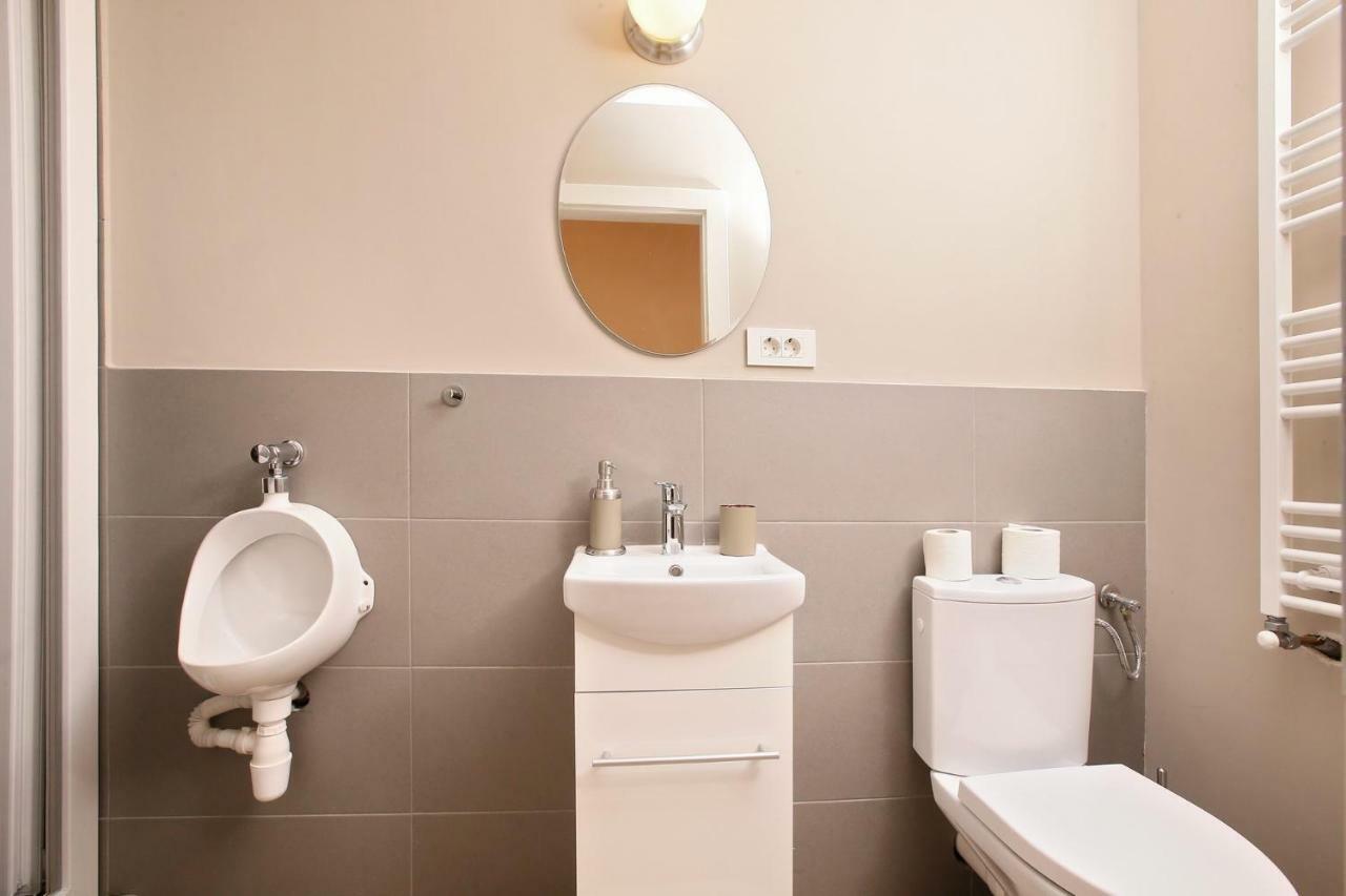 Boutique Apartments Oradea Buitenkant foto
