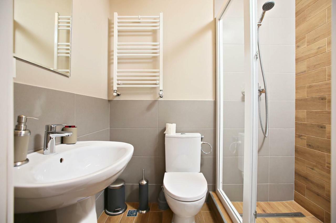 Boutique Apartments Oradea Buitenkant foto